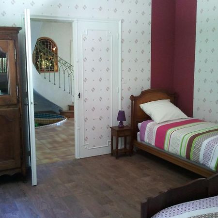Bed and Breakfast Mas Du Trezon Шоле Экстерьер фото