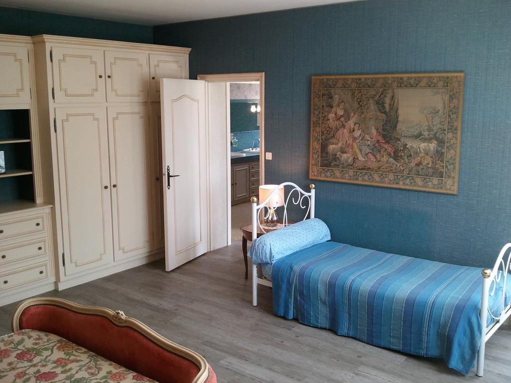 Bed and Breakfast Mas Du Trezon Шоле Экстерьер фото